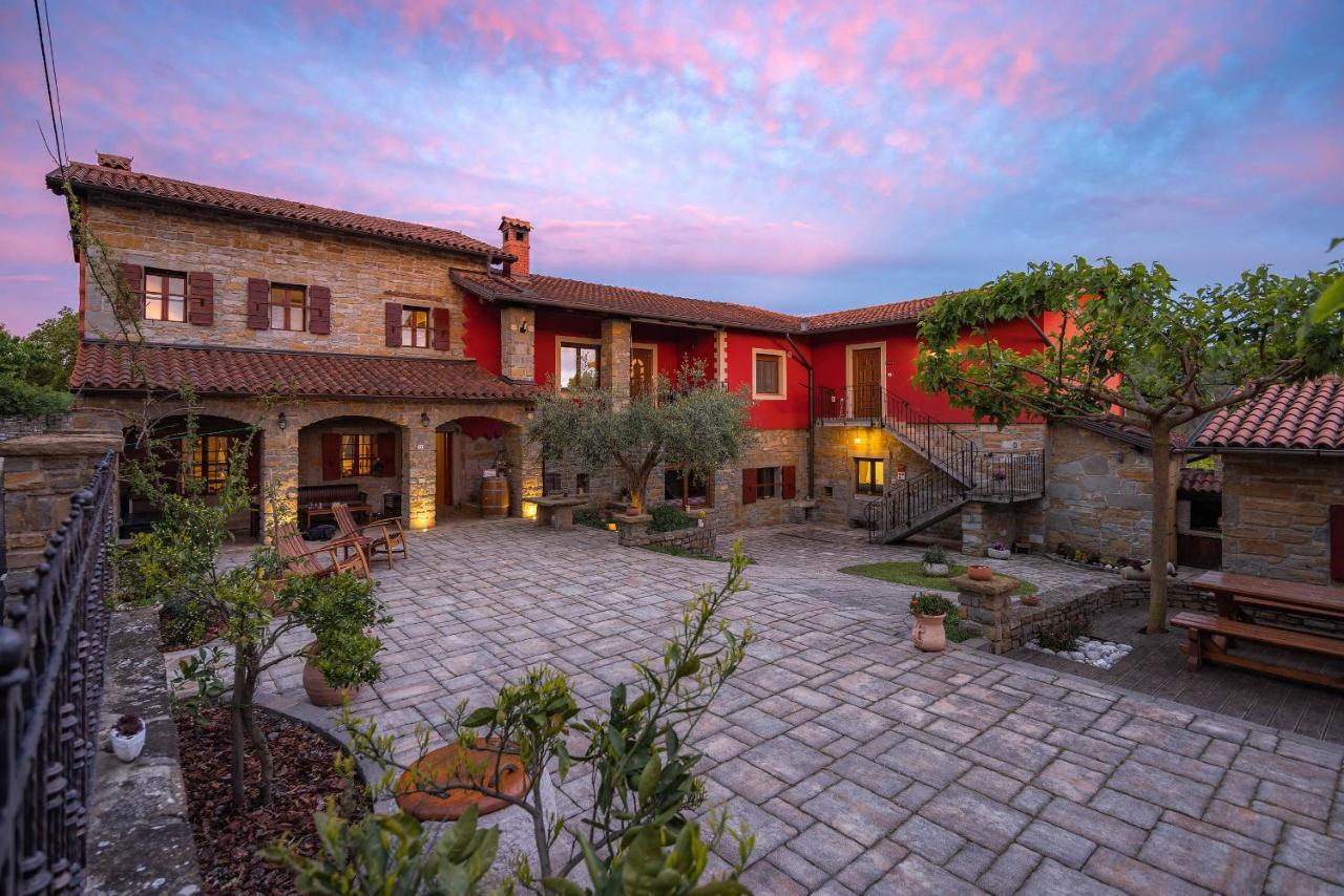 Touristfarm - Apartments "Red Fairytale" Marezige Luaran gambar