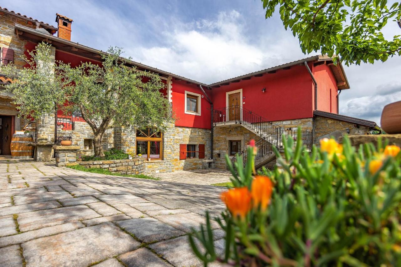 Touristfarm - Apartments "Red Fairytale" Marezige Luaran gambar