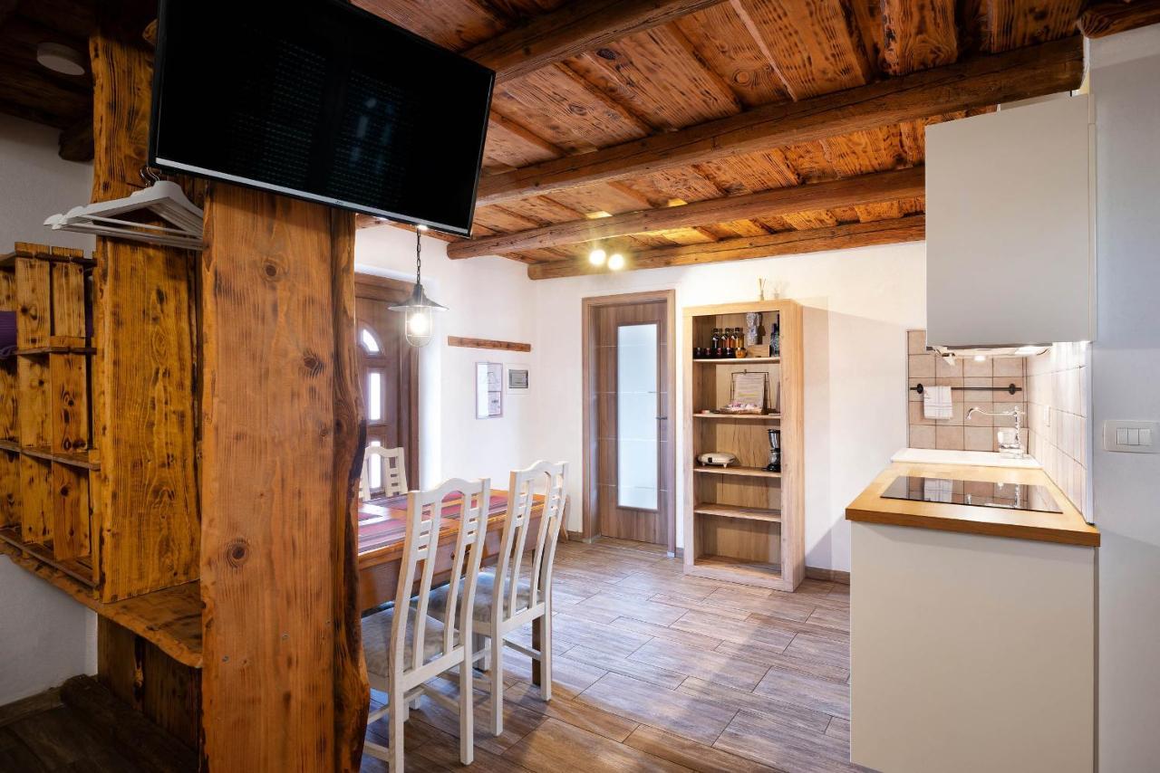 Touristfarm - Apartments "Red Fairytale" Marezige Luaran gambar