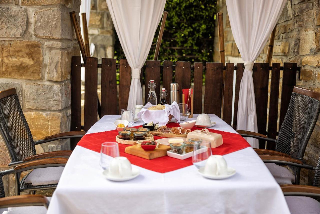 Touristfarm - Apartments "Red Fairytale" Marezige Luaran gambar