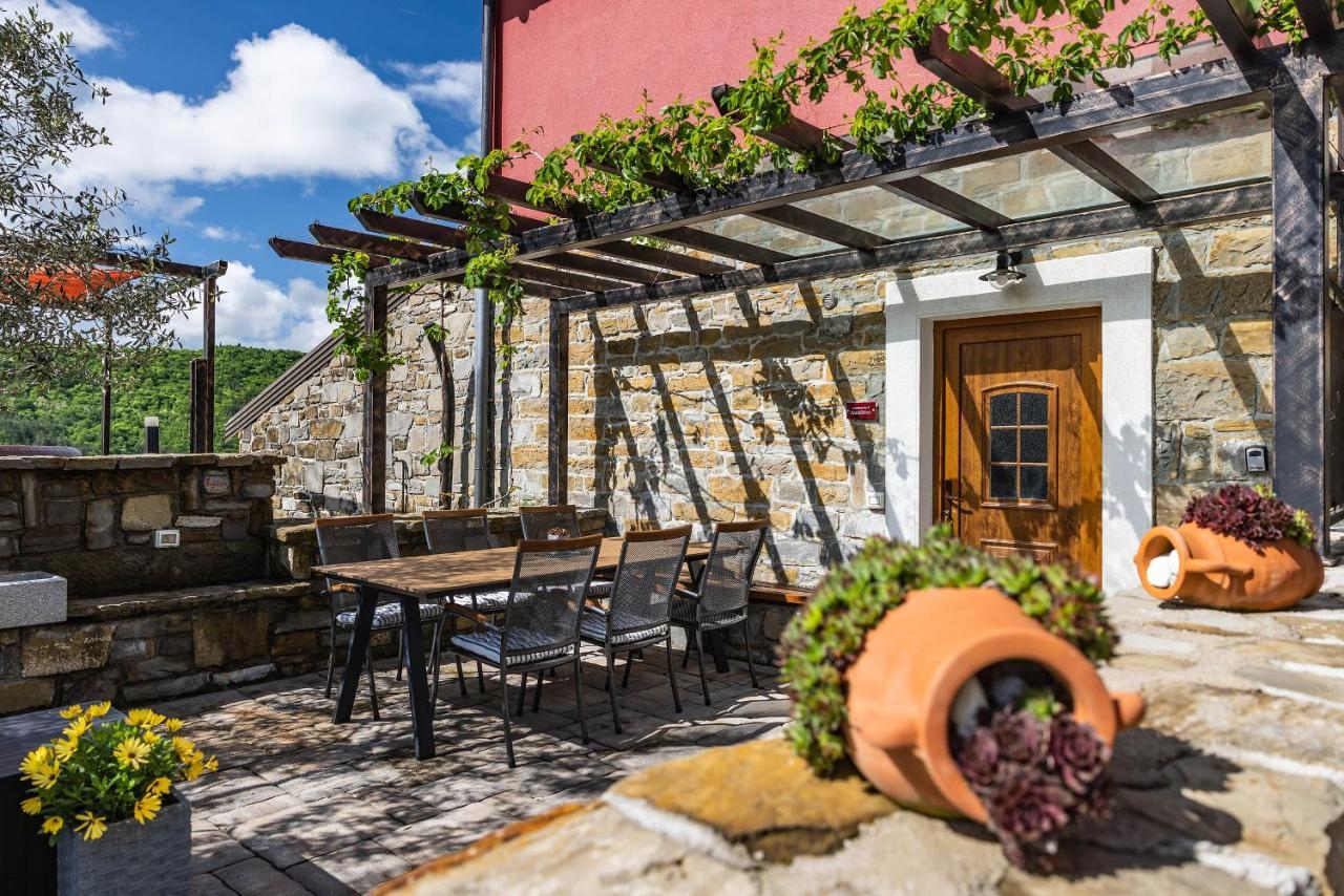 Touristfarm - Apartments "Red Fairytale" Marezige Luaran gambar