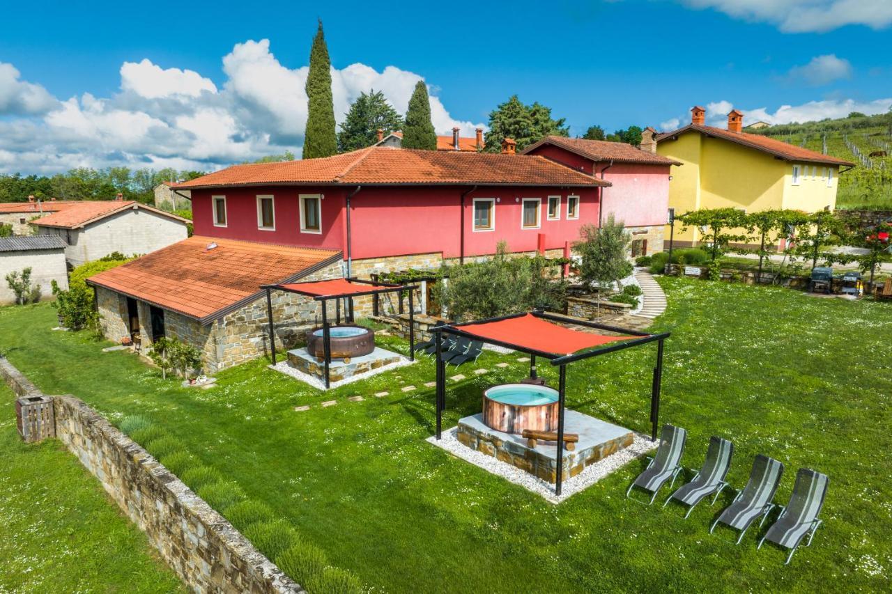 Touristfarm - Apartments "Red Fairytale" Marezige Luaran gambar