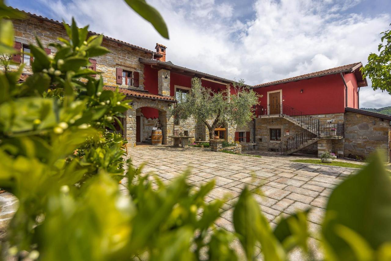 Touristfarm - Apartments "Red Fairytale" Marezige Luaran gambar