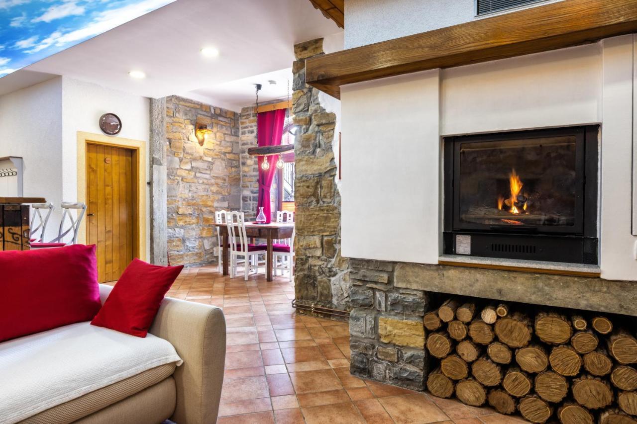 Touristfarm - Apartments "Red Fairytale" Marezige Luaran gambar
