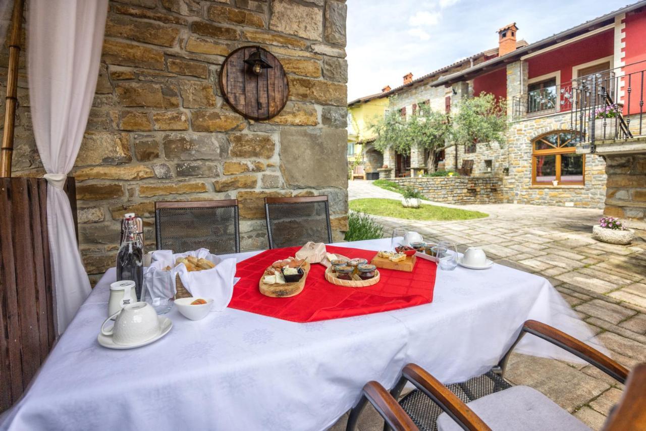 Touristfarm - Apartments "Red Fairytale" Marezige Luaran gambar