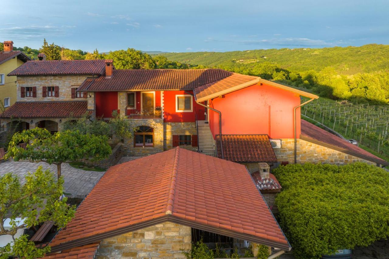 Touristfarm - Apartments "Red Fairytale" Marezige Luaran gambar