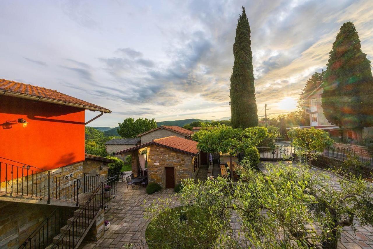 Touristfarm - Apartments "Red Fairytale" Marezige Luaran gambar