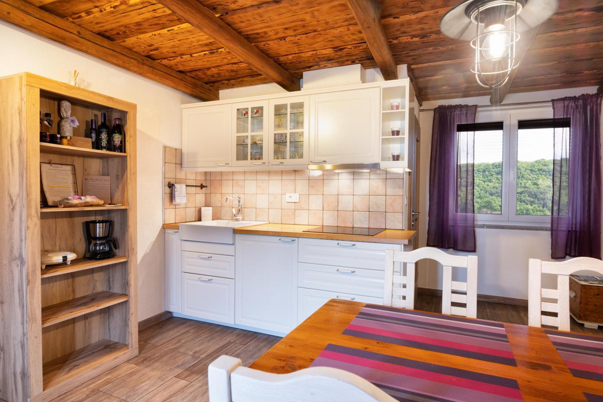 Touristfarm - Apartments "Red Fairytale" Marezige Luaran gambar
